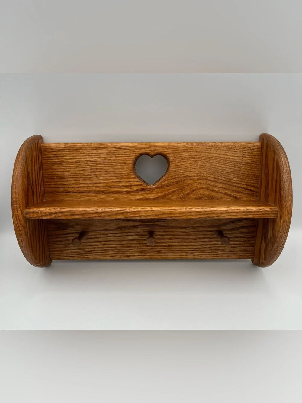 Vtg Oak Wall Shelf Heart Cutout Pegs Country Farmhouse Cottagecore Rustic 12X7”